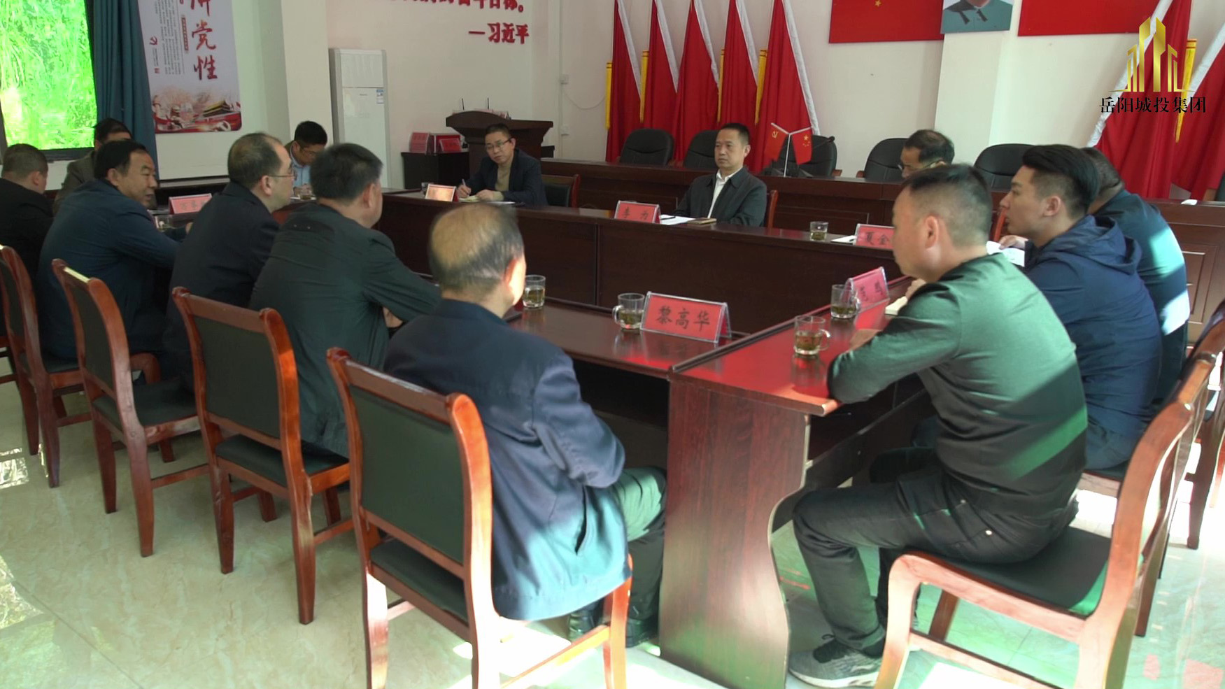 11.10李为副市长深入平江扶贫_Moment.jpg 11.10李为副市长深入平江扶贫_Moment.jpg